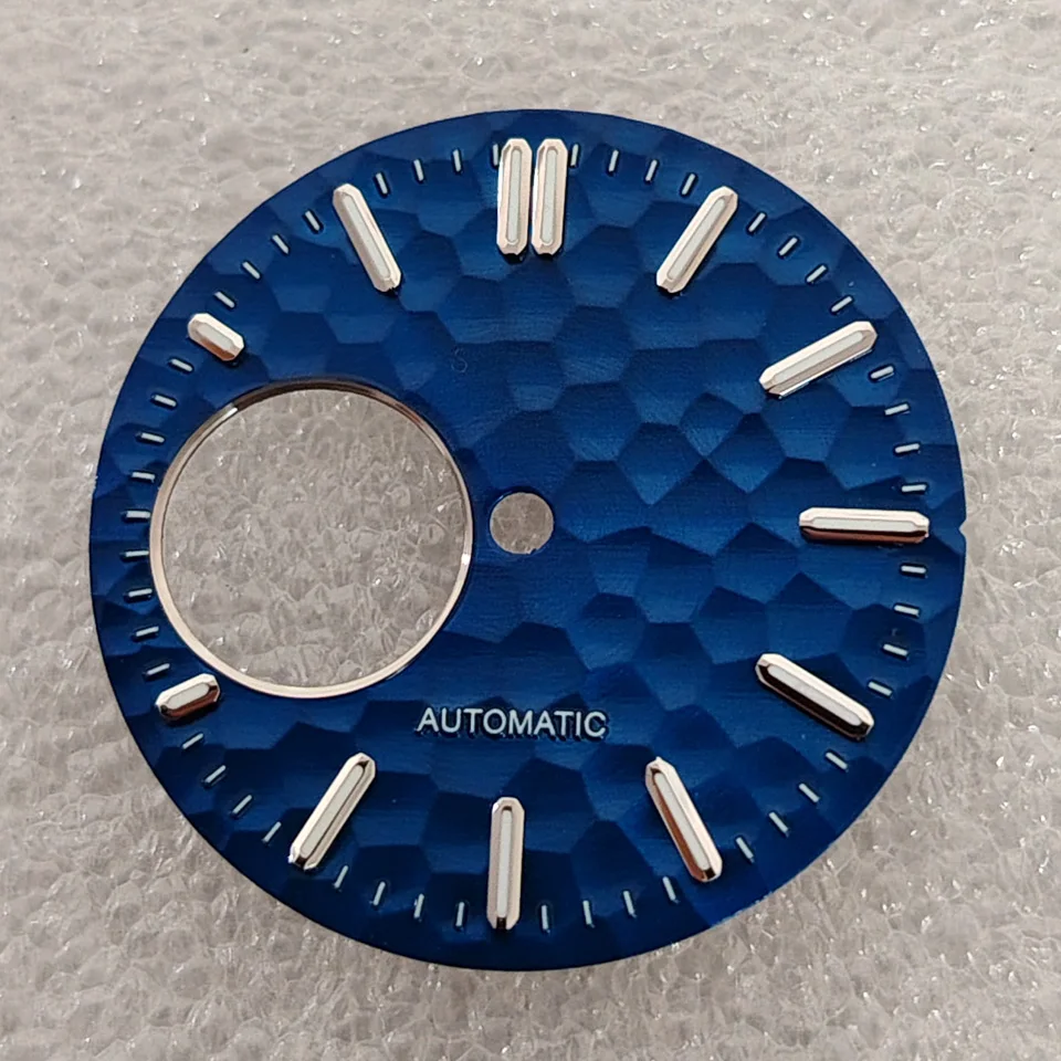 Nuovo quadrante geometrico personalizzato per orologio verde luminoso da 28,5 mm per movimento NH38