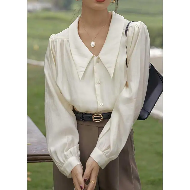 French Retro Bubble Sleeve Shirt for Women in Early Autumn New Design Niche Temperament Chic Top