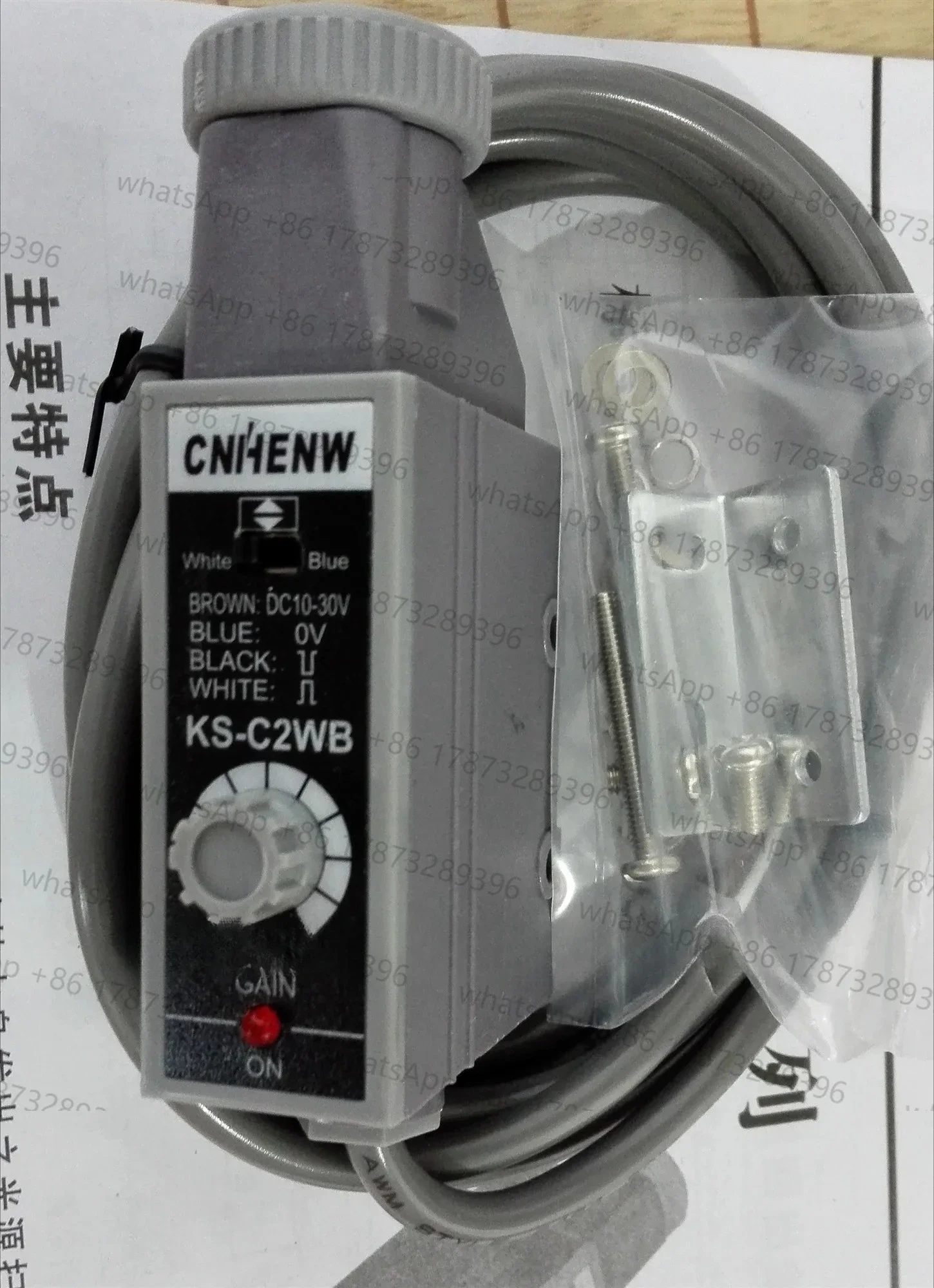 

KS-C2GB KS-C2RG KS-C2WG KS-C2WB KS-C2RW CNHENW Color Code Sensor Bag Making Machine Photoelectric Switch Sensor