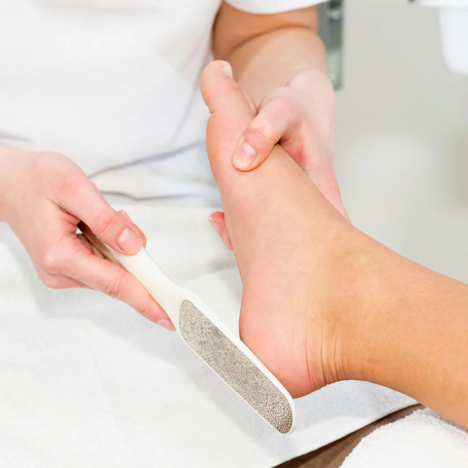 

60pcs Foot Care Sanding Discs Self-Adhesive Callus Remover Sandpaper For Cracked Heels Exfoliating Foot File Replacement