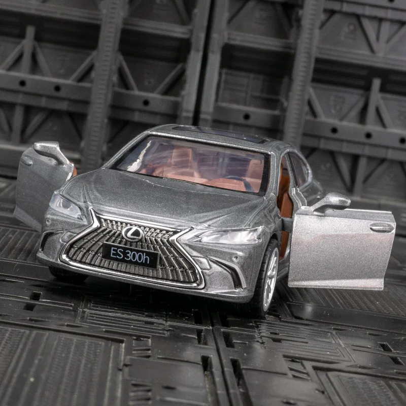 1:35 simulation Lexus ES300h alloy car model doors can be opened  rich details, fine workmanship, and good quality view 2