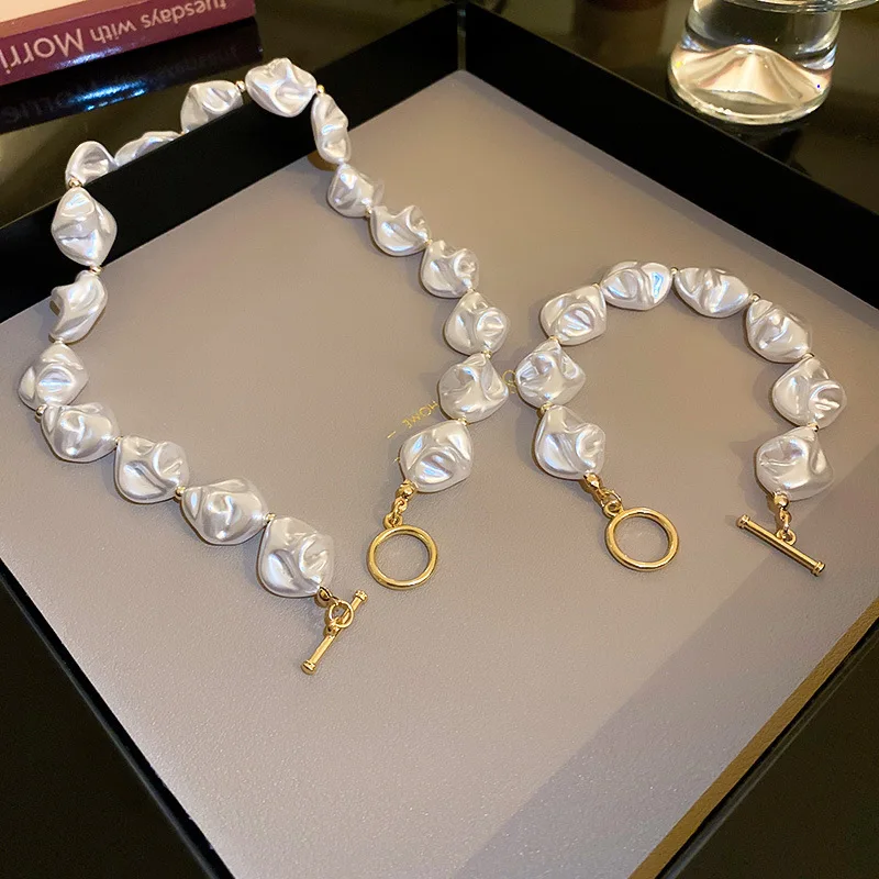 

Baroque Irregular Pearl Necklace Buckle Design Sense Clavicle Chain Temperament Fashion Highlight Pearl Necklace Women