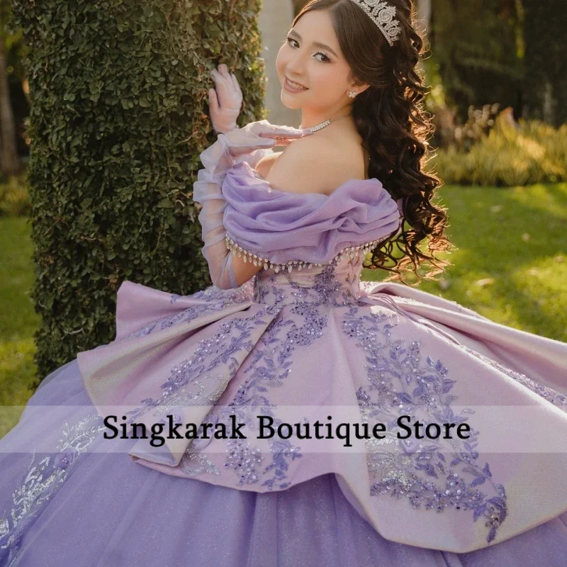 فساتين Quinceanera لامعة من الخزامى قبالة الكتف مزينة بالزهور مطرز بالكريستال المتدرج تول حفلة عيد ميلاد حلو 16 فستان