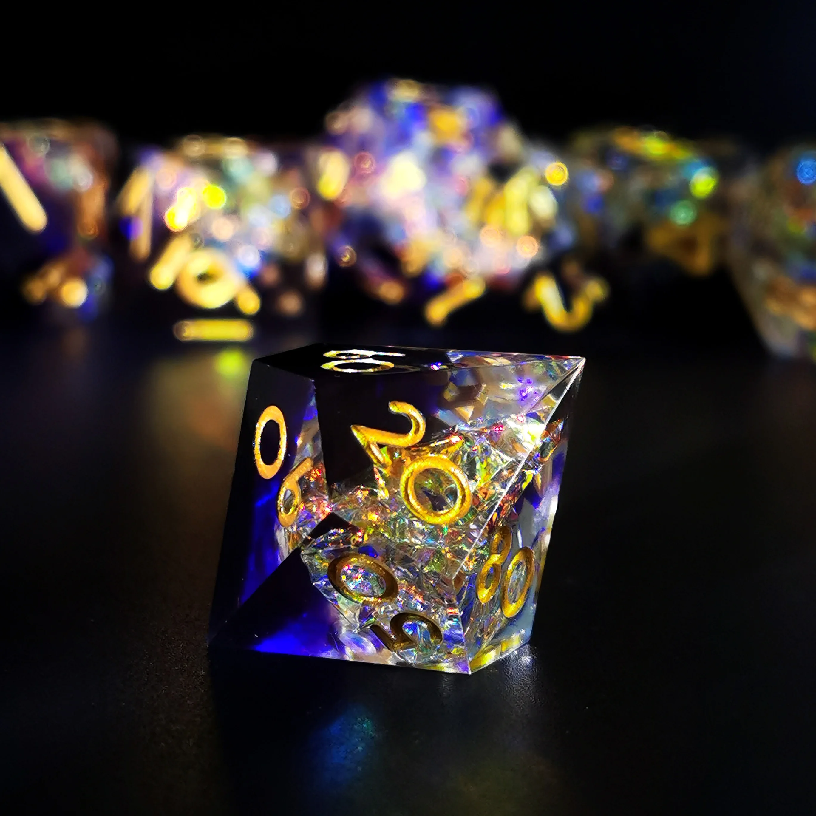 Set di dadi D&D da 7 pezzi Resina con bordo affilato viola trasparente bicolore per giochi da tavolo Dungeons & Dragons