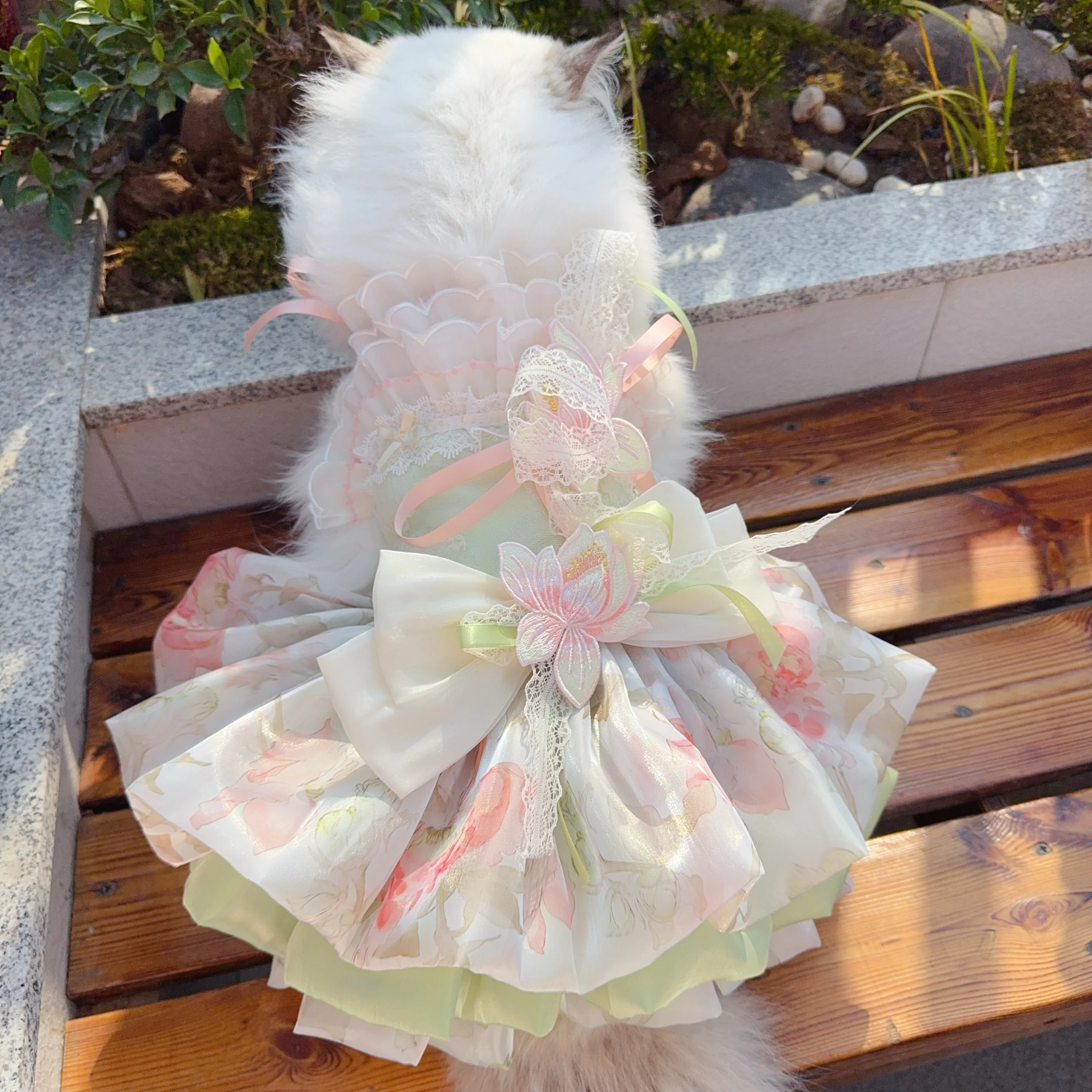 

2024, роскошная одежда ручной работы для собак, модные вечерние платья принцессы с тонким кружевом и бантом для маленьких и средних собак, пальто для щенков чихуахуа