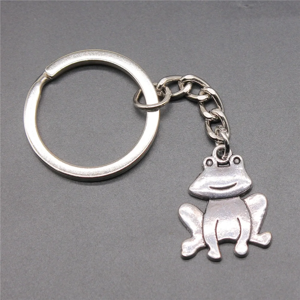 DIY Metal Keychain Holder Antique Silver Color 24x18mm Big Eyed Frog Pendant Keyring Souvenirs Gift