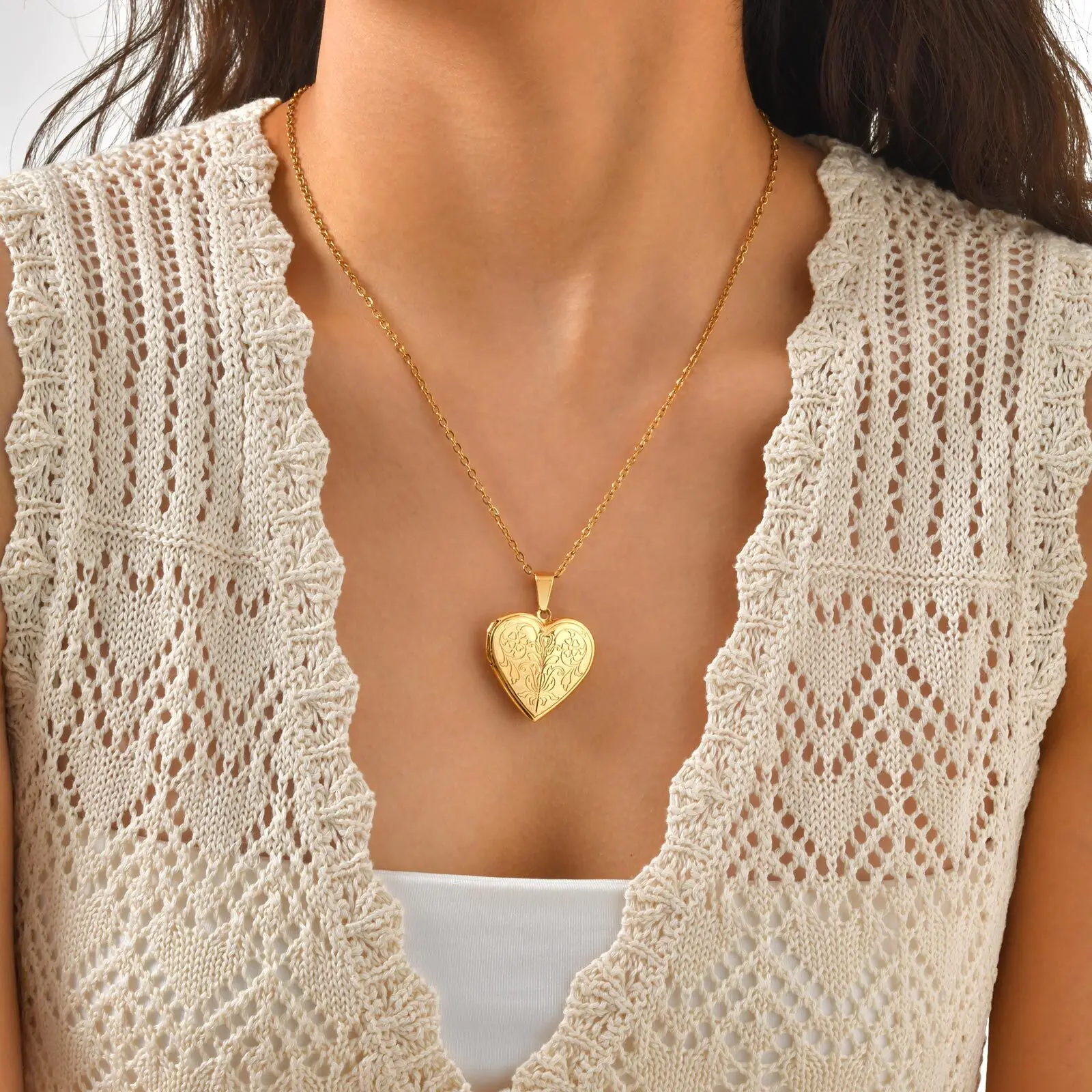 Custom Photo Locket Necklace for Women, Stainless Steel Heart Pendant Holds Pictures with Adjustable Link Jewelry