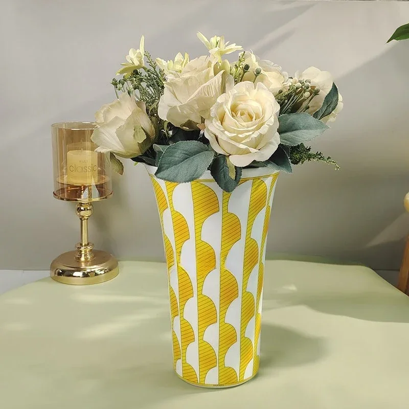 European-Style Retro Light Luxury Bone China Sunshine Vase High Appearance Level Home Decoration Item Vase Gift Box Set