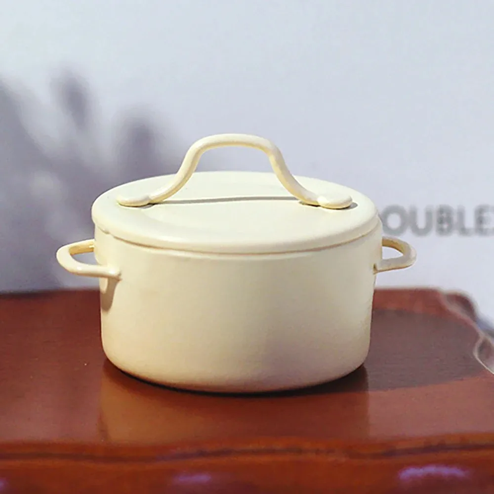 1Pcs 1/12 Dollhouse Accessories Miniature Metal Soup Pot with Cover Mini Kitchenware Model for Doll House Decoration