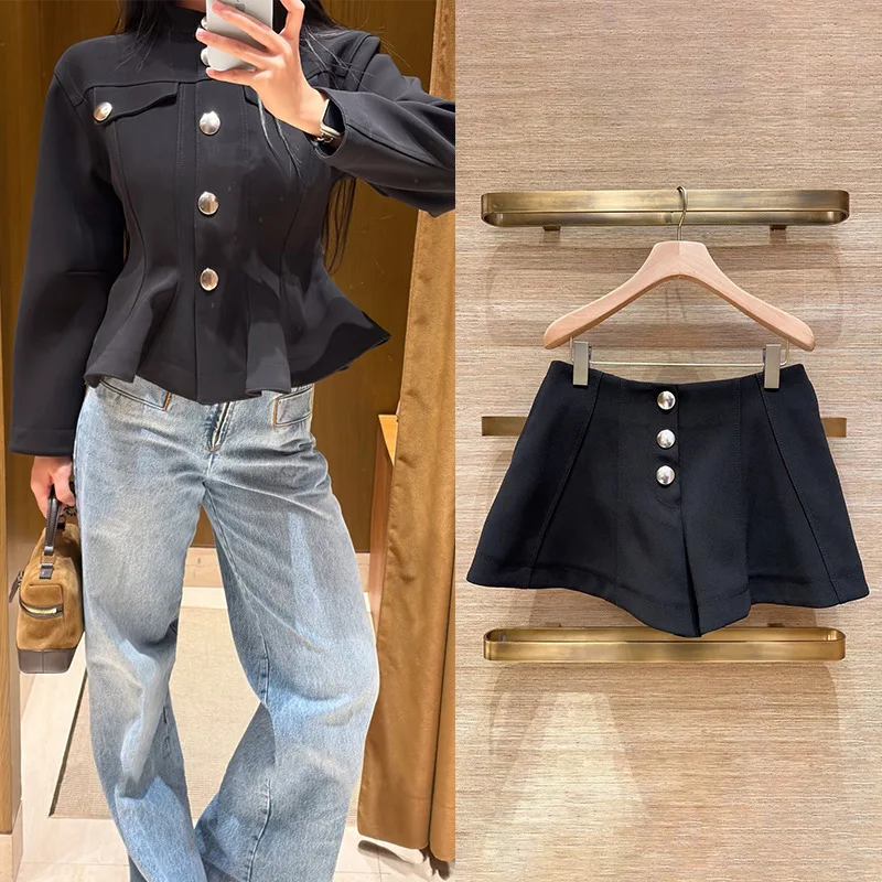 

2026 Early Spring Solid Color Set Round Neck Single Breasted Fish Tail Hem Jacket + High Waisted Shorts Elegant Suit