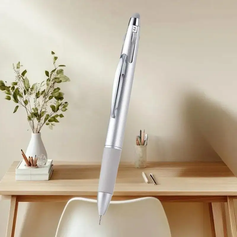 Stylo à points pour nail art 4 en 1, outil de pointage de style stylo à bille avec 4 embouts interchangeables pour des designs d'ongles détaillés