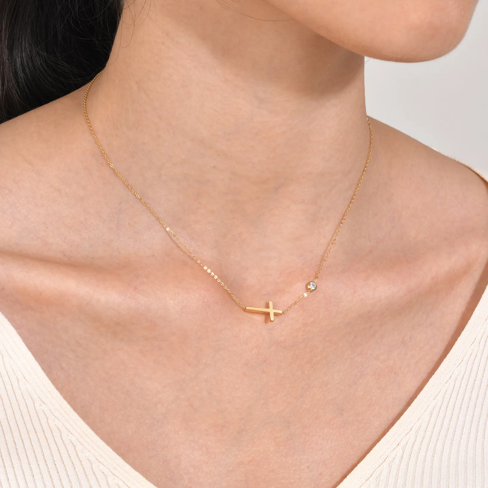 Waterproof Gold-Tone Cross Shiny Zircon Pendant Ultra-Fine Clavicle Chain Stakable Fashion Stainless Steel Gold Plated Jewelry
