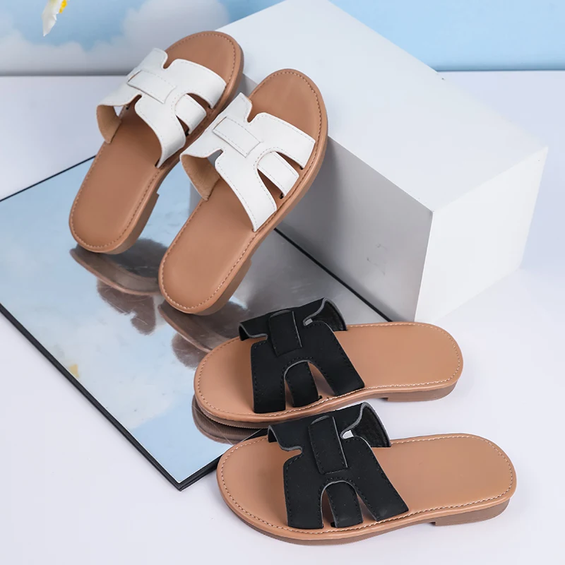 

Летние белые и черные шлепанцы из искусственной кожи для женщин, девочек и детей, повседневные, с квадратным носком, 2026