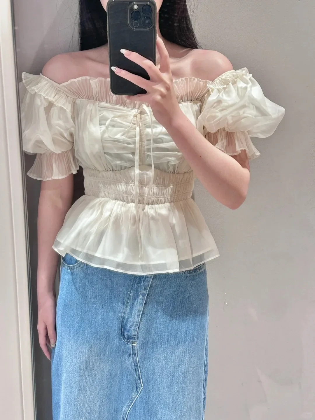 Kuzuwata-Blusa de manga abullonada con cuello oblicuo para mujer, camisa de malla con hombros descubiertos y cordones, blusa informal de Moda