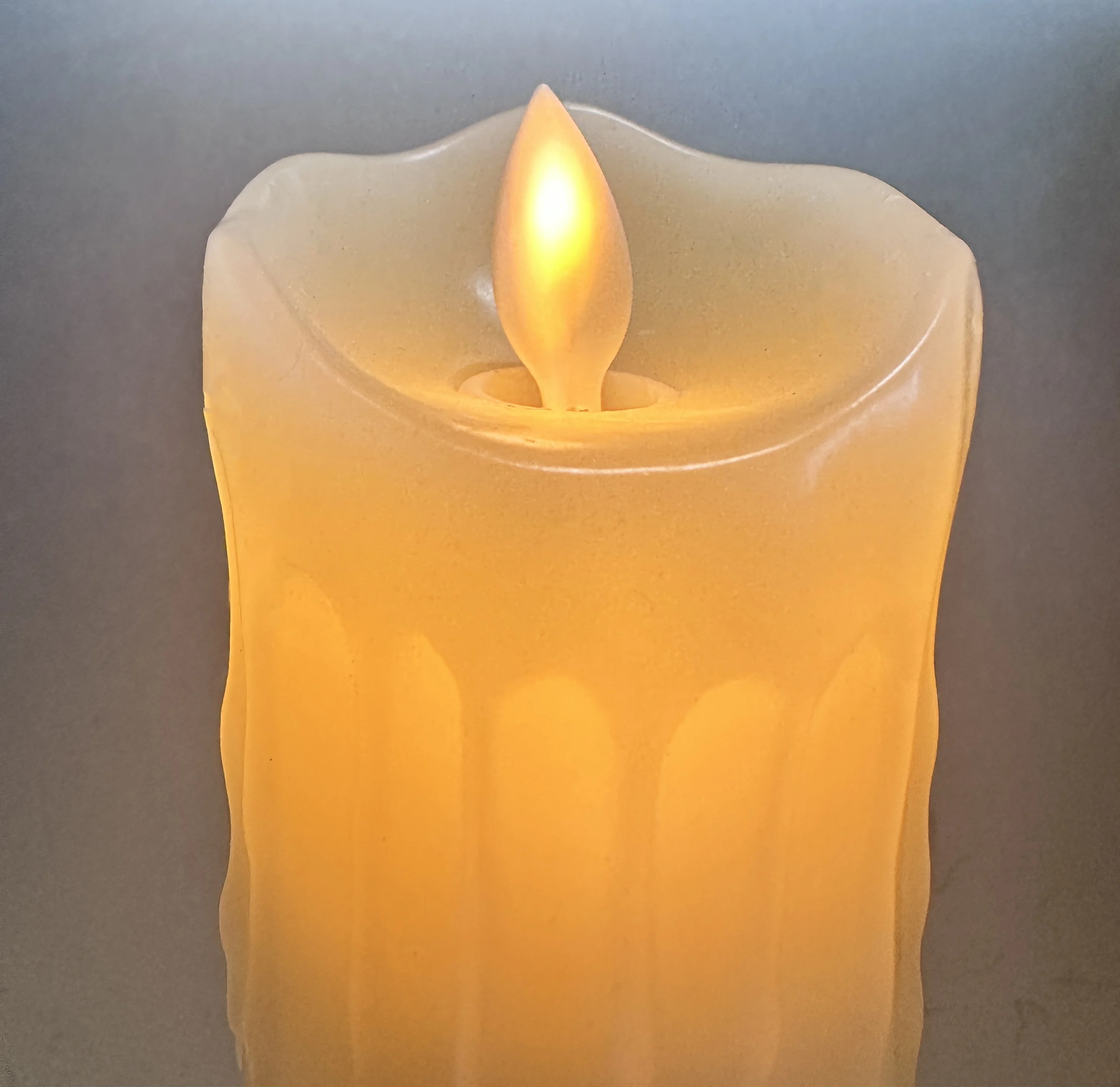 USB powered Dipped wax Rechargeable Led Pillar Paraffin Candle Wavy edge Moving wick Wedding Xmas Party Table Decor 5.3CM(D)