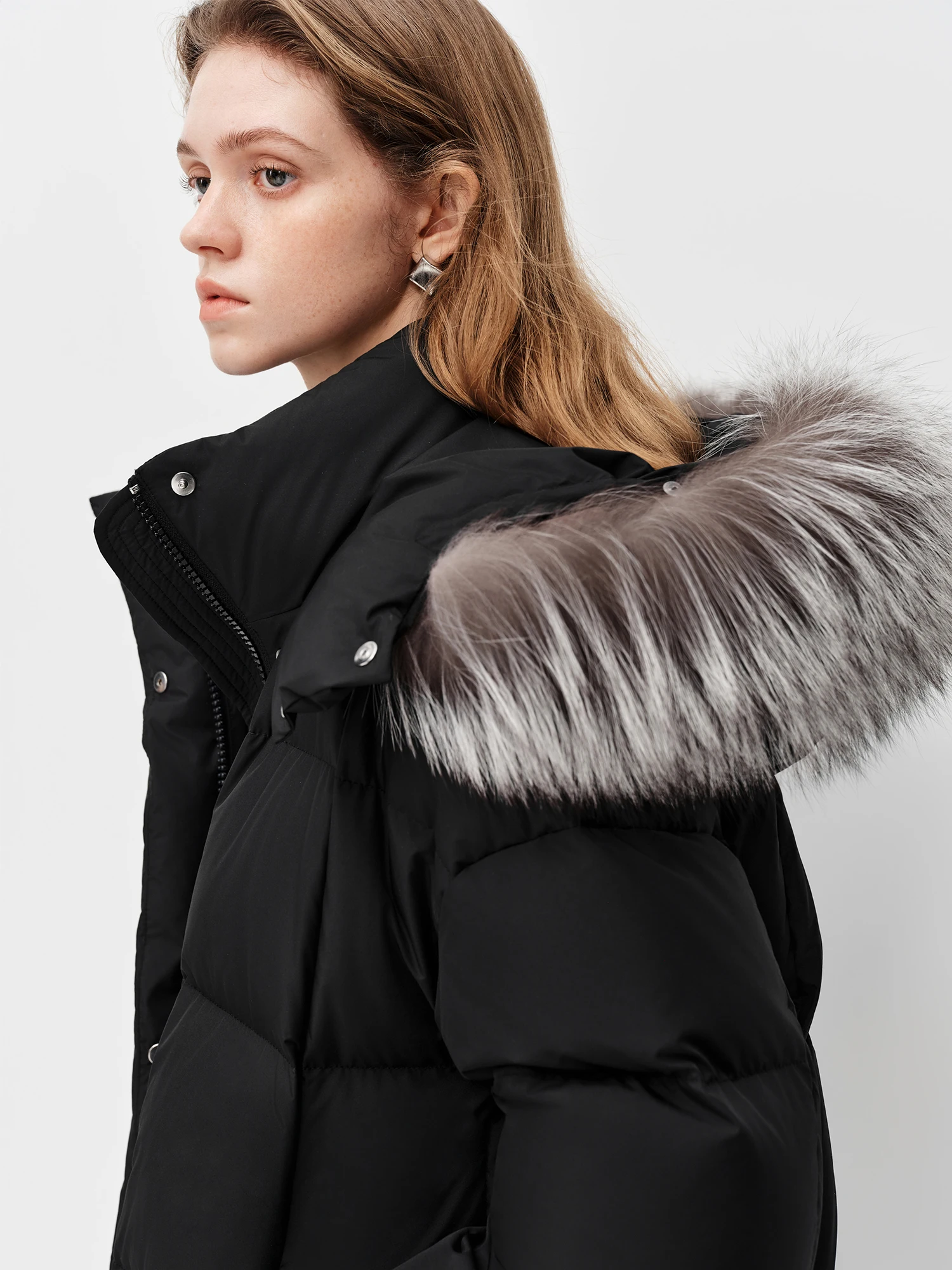 FSLE 2025 شتاء جديد المرأة الثعلب الفراء طوق طويل أسفل معطف سميكة مقنعين الدافئة سترة منفوخة الشتاء ملابس خارجية معطف غير رسمي