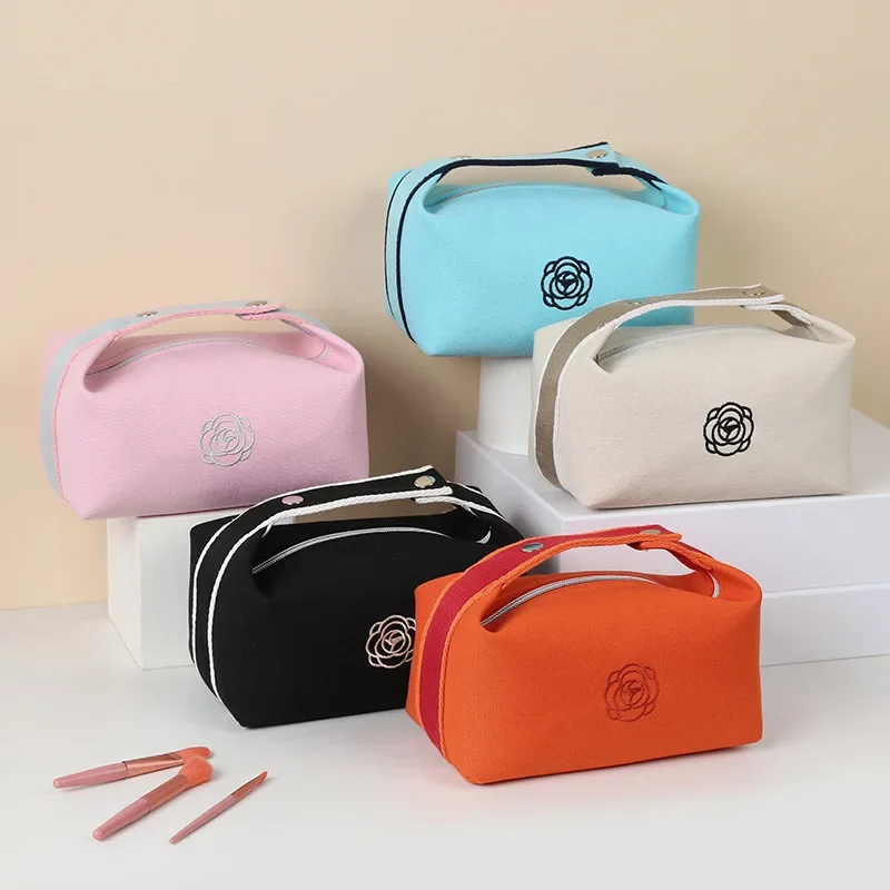 Damen-Kosmetiktasche aus Canvas, tragbare Make-up-Tasche, luxuriöse Blumen-Aufbewahrungstasche, Kosmetik-Organizer, unverzichtbare Reise-Toilettentasche – Detail 3