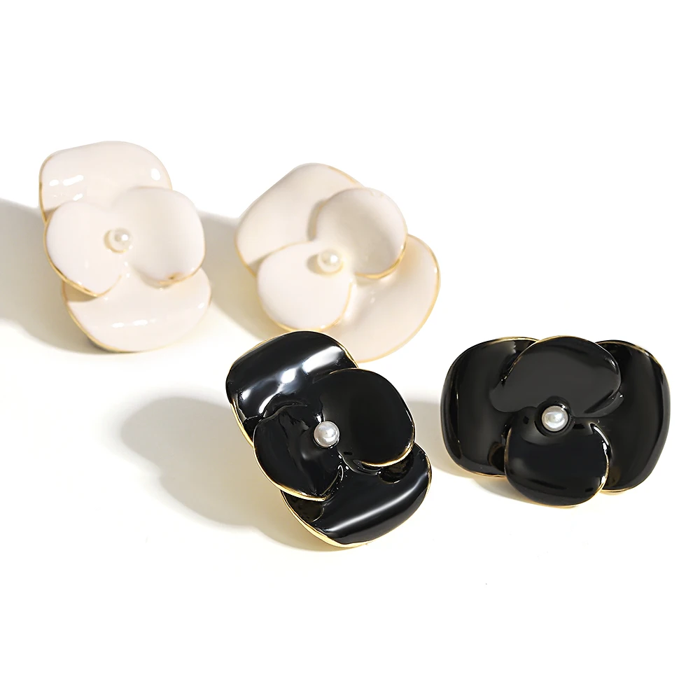 AENSOA zarif beyaz siyah emaye çiçek inci saplama küpe kadınlar için altın rengi Metal çiçek küpe bildirimi takı 2023