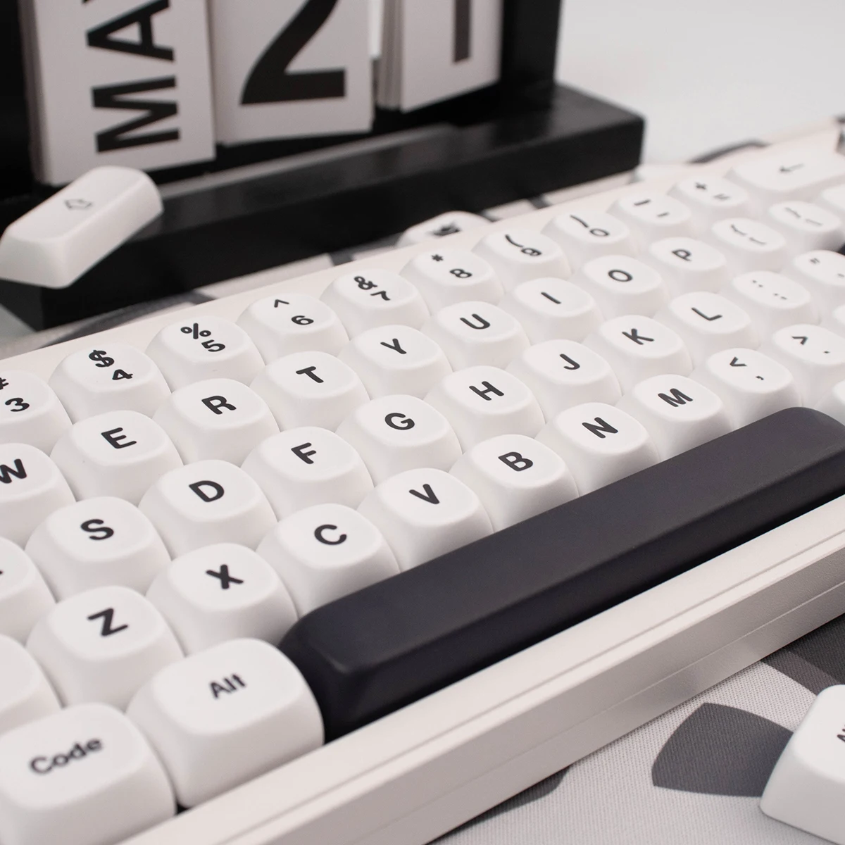 MOA Minimalist Black White Keycap PBT Thermal Sublimation Custom Keycaps for 61/64/68/75/87/98/104 Mechanical Keyboard 144 Keys