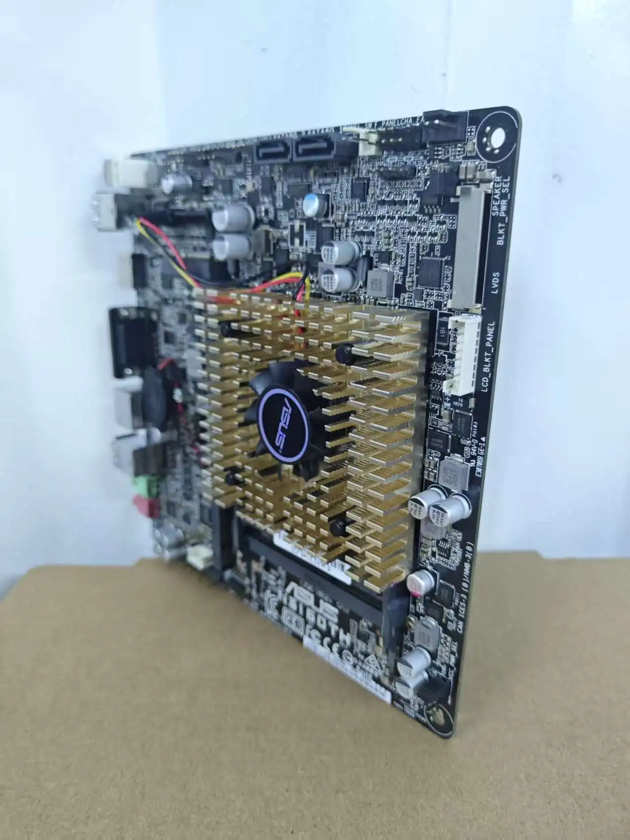 Placa Base ASUS N3160TH Thin Mini-ITX, Intel Celeron N3160 Quad Core, DC 12V, DDR3L SO-DIMM, Bajo Consumo, Mini PC Industrial Integrado