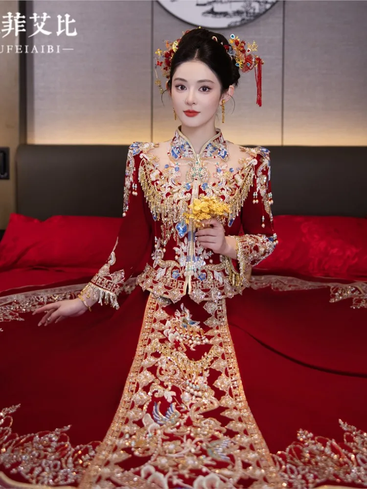 New Chinese-style wedding dress for brides luxurious and elaborate attire