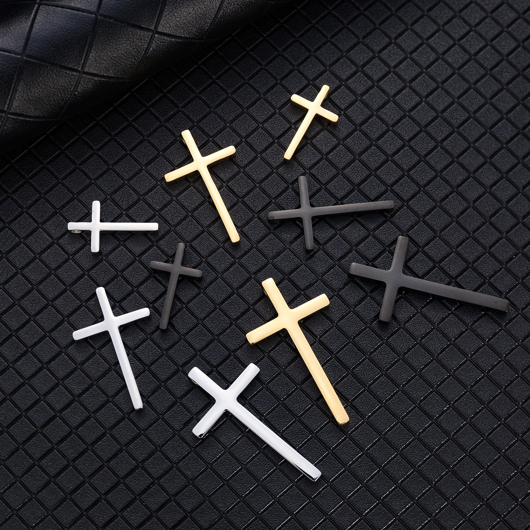 Krzyż ze stali nierdzewnej Charms do wyrobu biżuterii naszyjniki DIY religia krzyże wisiorki akcesoria materiały ręcznie robione ustalenia