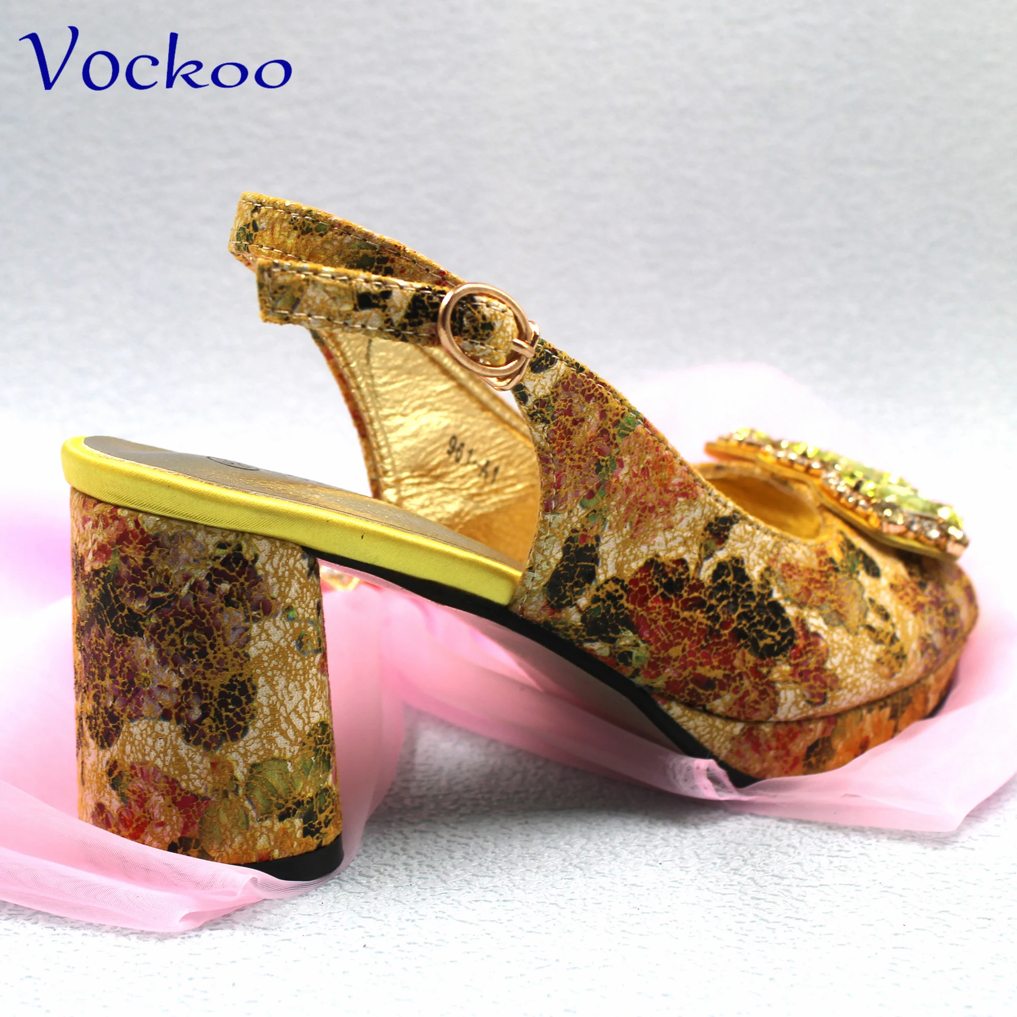 2024 Mature Style High Quality Comfortable Heels Italian Women Shoes and Bag Set with Shinning Crystal in Yellow Color