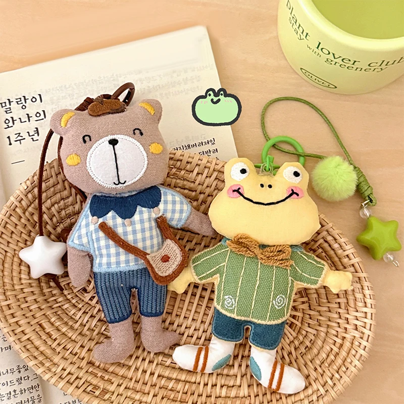 Llavero y colgante de bolso de tela de muñeca de dibujos animados de pareja encantadora; Diseño lindo de oso y rana