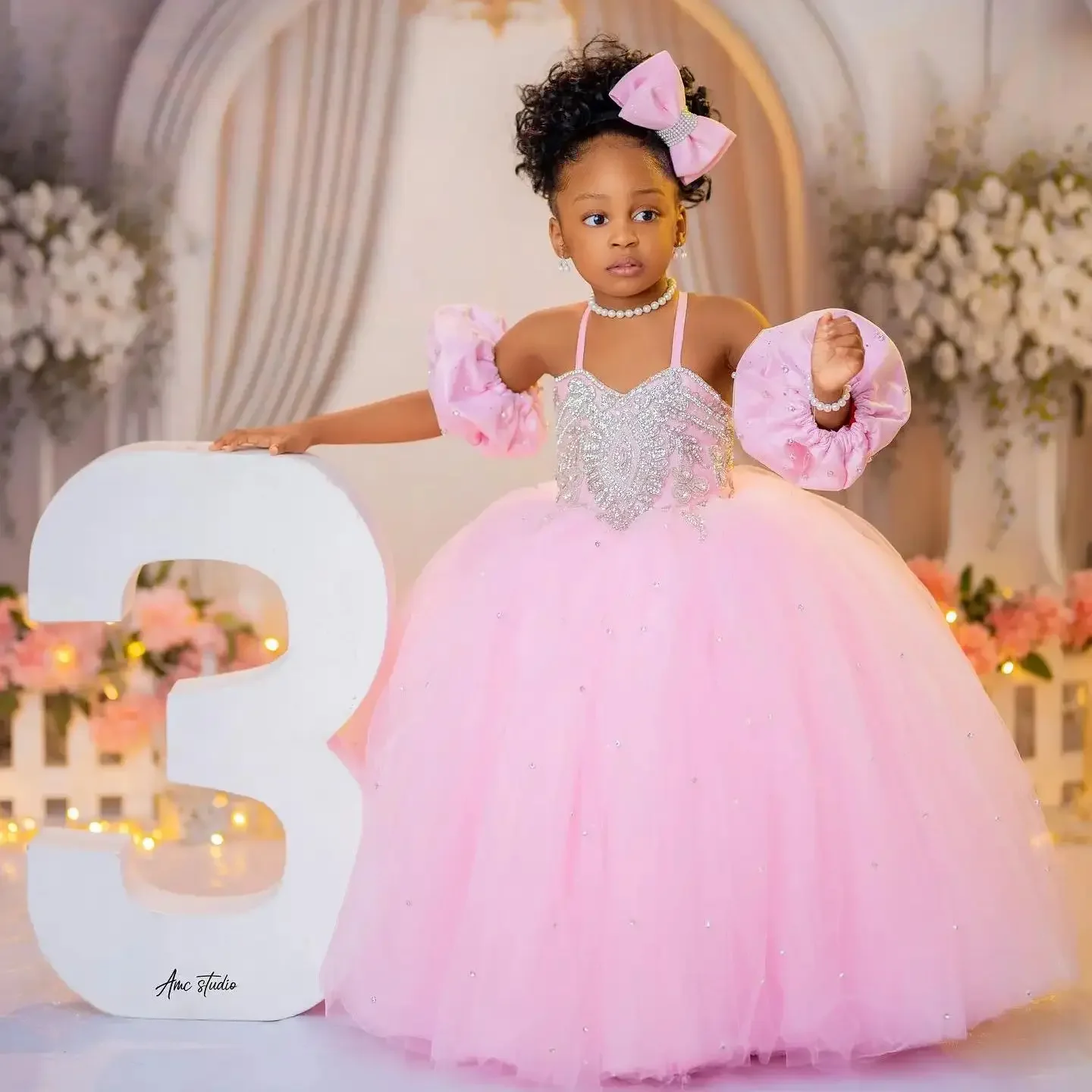 Customized Blush Pink Beaded Flower Girl Dresses for Wedding Crystal First Communion Dress Birthday Party Photos Shoot Ball Gown