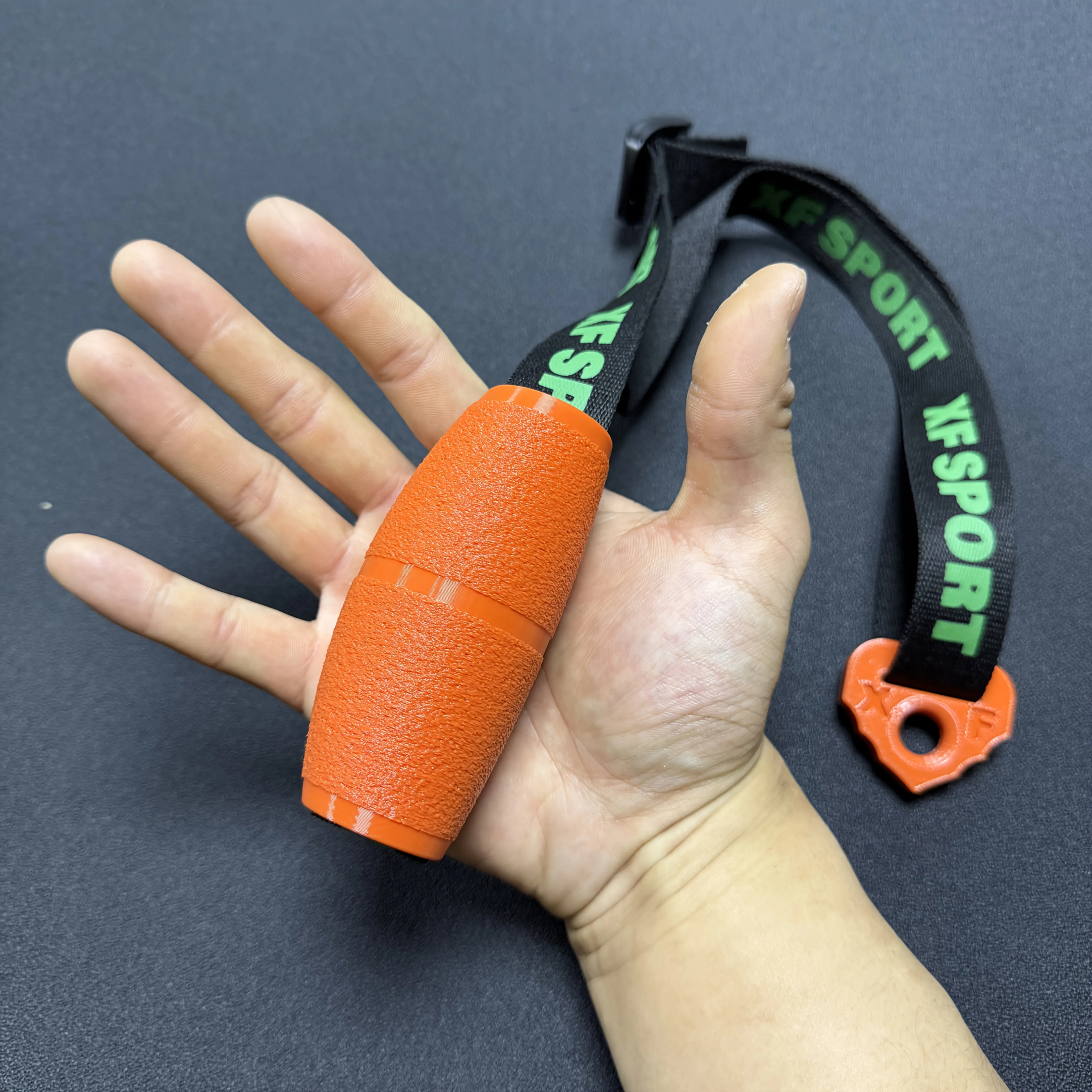 Tornado Banana Arm Wrestling Equipment, Forearm Rotation, Grip Strength Training, Supination Training, Non-Slip Texture on the Outside, Excellent Feel in Hand, Same Model Used by Ali