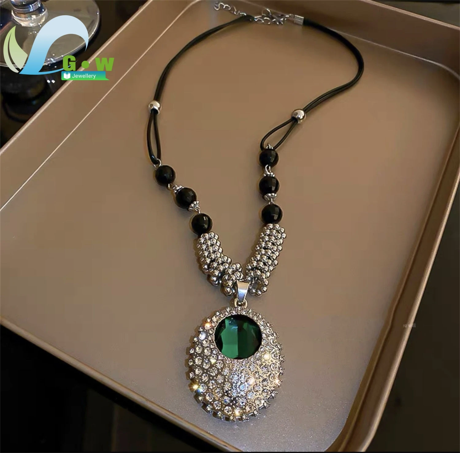 

Womens Light Luxury Long Sweater Chain Simple Pendant Necklace Clothing Accessory Alloy Material Gold Color High Quality