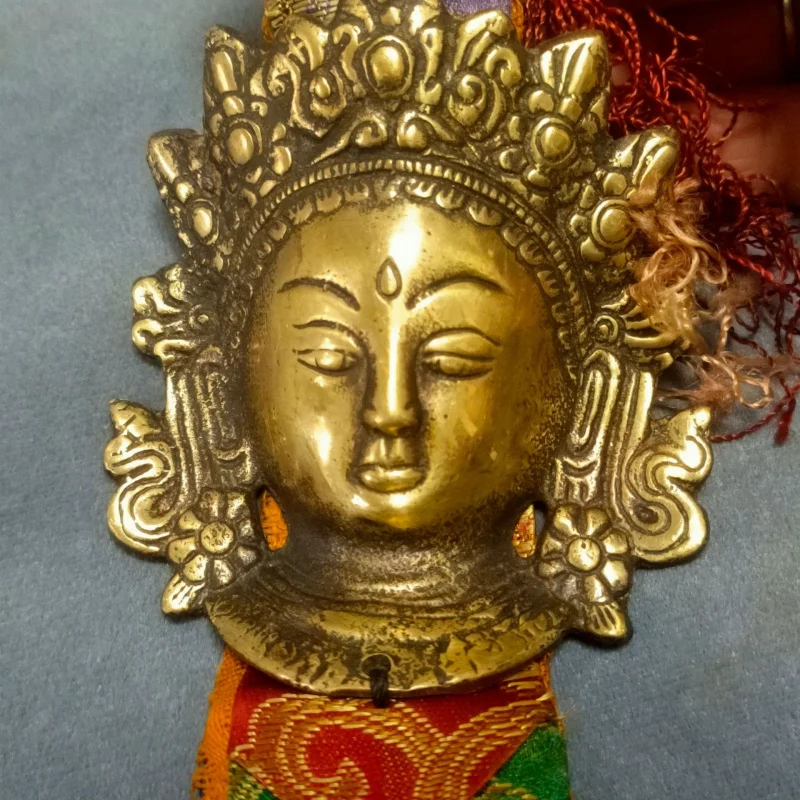 Antique miscellaneous items, distressed handicrafts, Tibetan-style vintage brass engraved with Green Tara, hand-sewn prayer flag