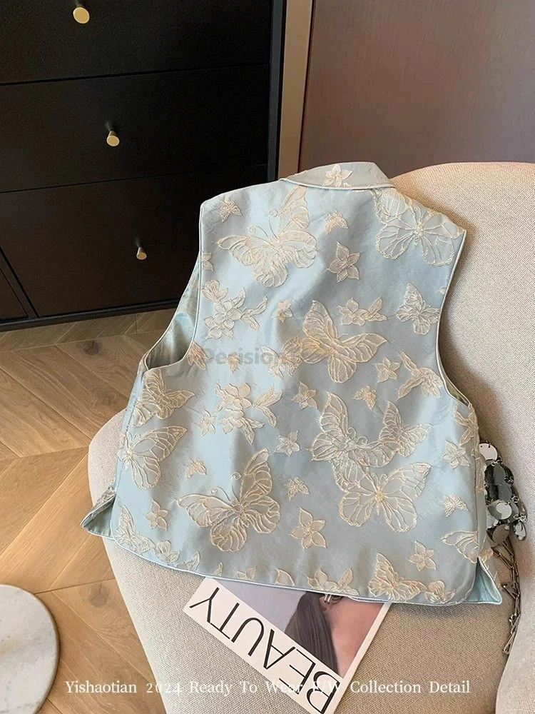 سترة نسائية مطرزة على شكل فراشة لعام 2025 سترة ربيعية جديدة على الطراز الصيني بإبزيم قرصي بدون أكمام سترة رشيقة متعددة الاستخدامات
