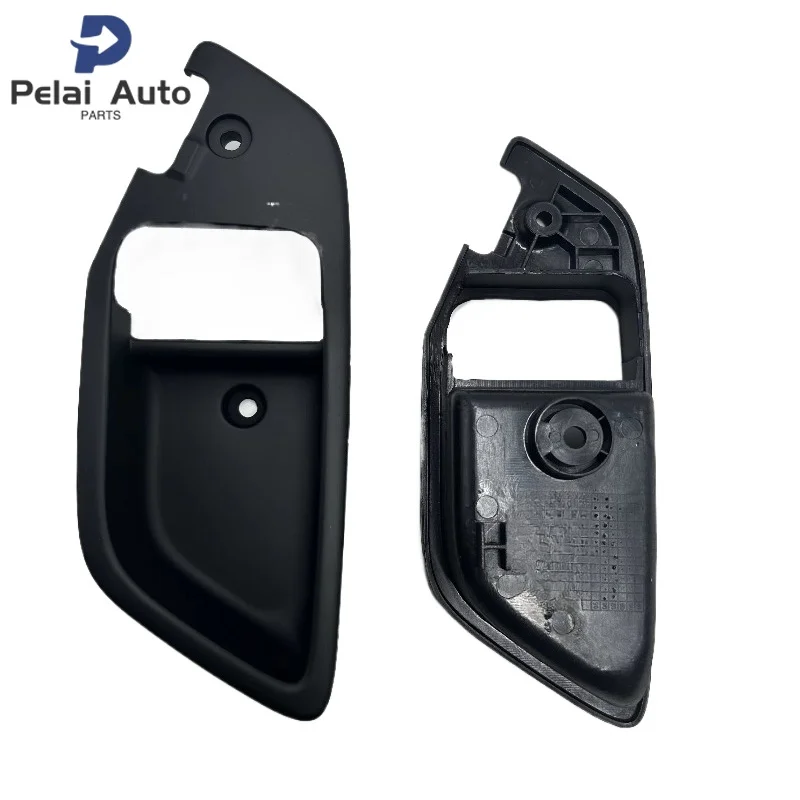 

826112C000 2pcs High Quality Auto Parts Front Door Inside Handle Catch Black Cover For Hyundai 2003-2008 Tiburon Coupe Tuscani