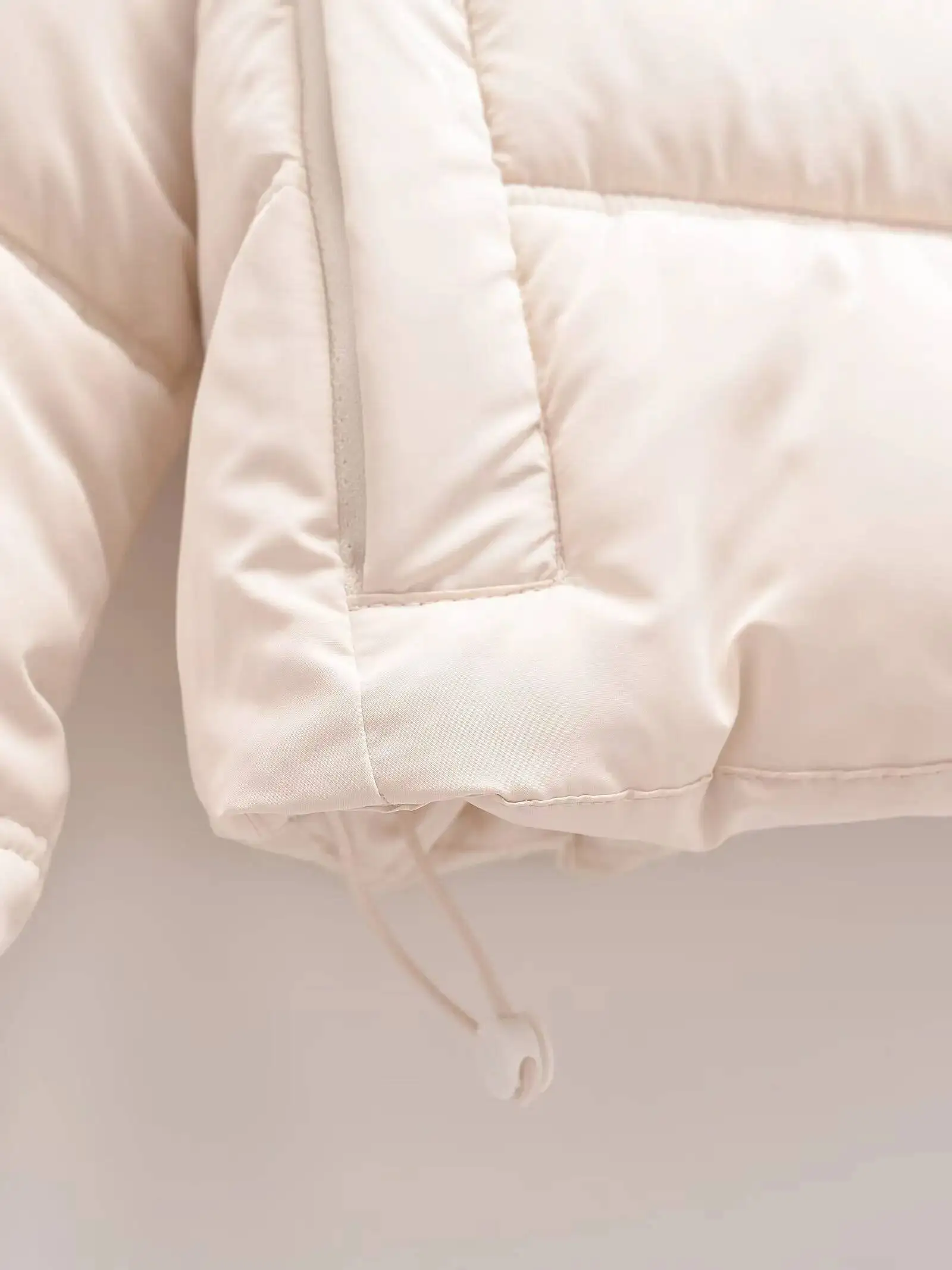 2025年新作ファッション冬物レディースヴィンテージ風防寒厚手暖かいパーカーコート女性用保温プロモーションショートパッド入りジャケットアウター