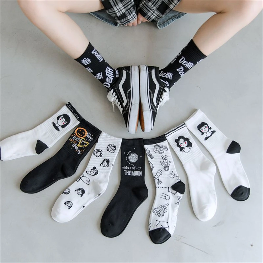 Nuove donne giapponesi corea del sud divertente nero bianco cartone animato sport cotone carino Harajuku ragazza spazio astronauta calzini Dropship
