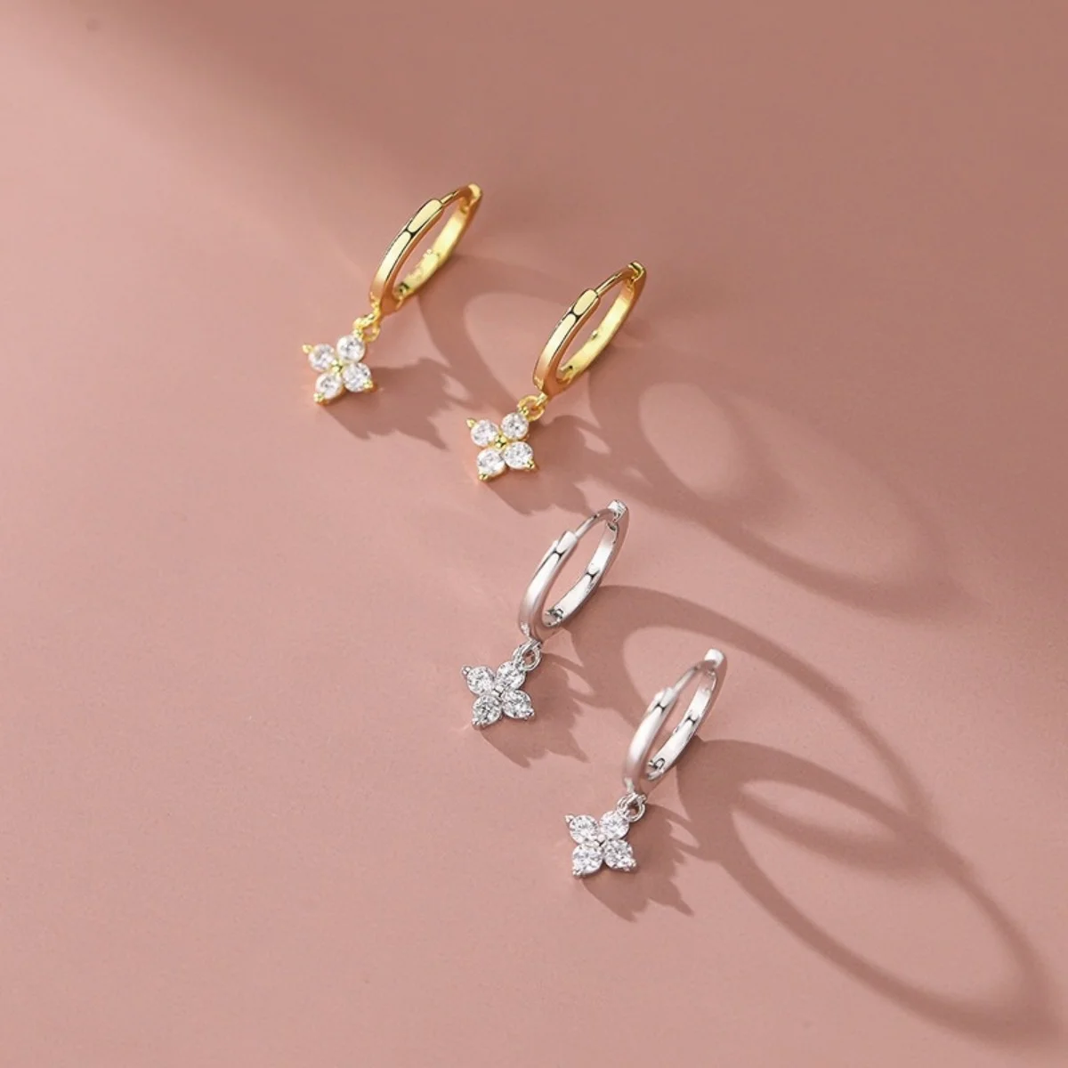 European And American Fashion Light Luxury Personalized Flower Four-Leaf Clover Earrings Women's Niche Design High-End Exquisite