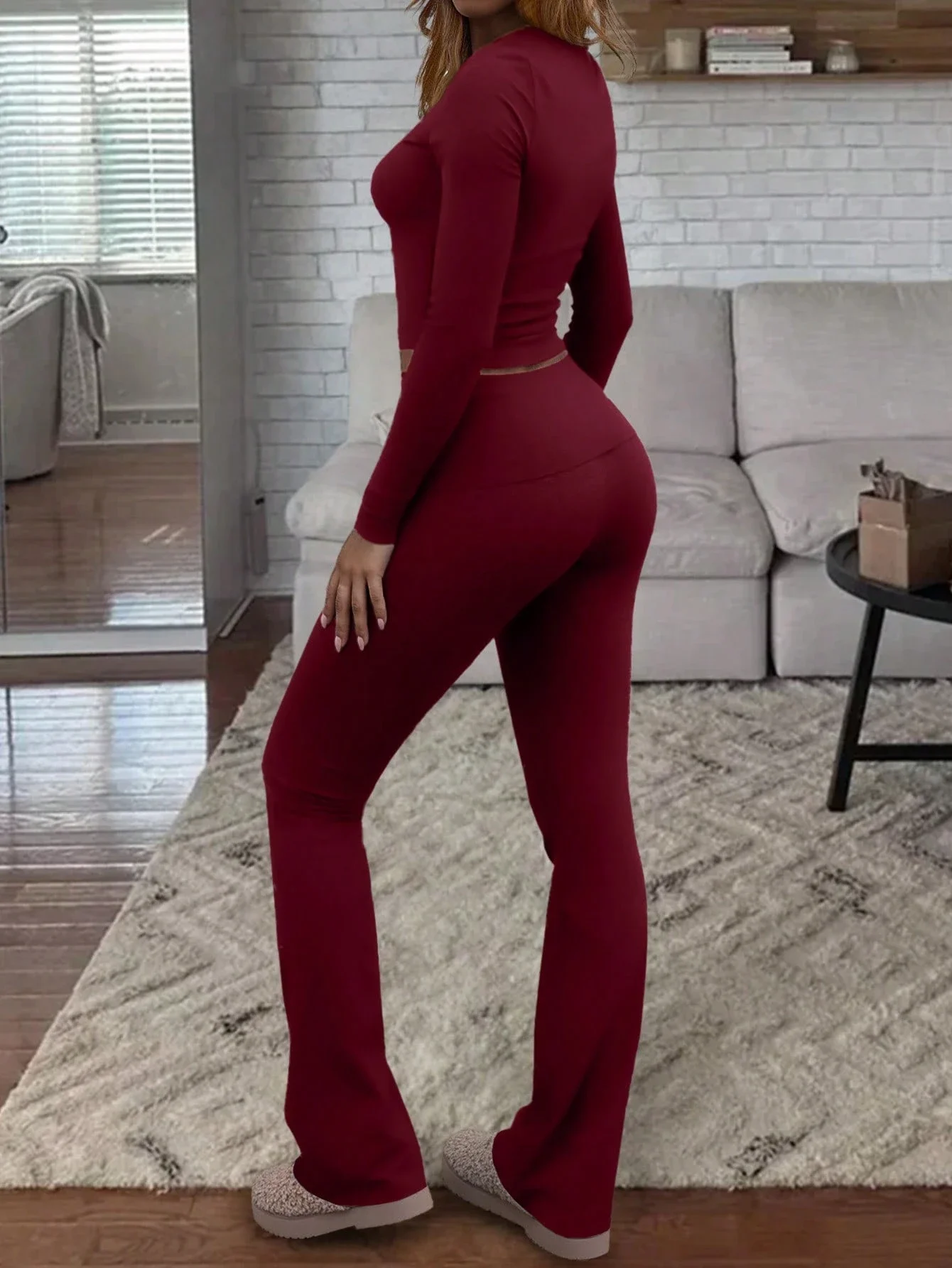 

Women's Round Neck Long Sleeve Crop Top And Flare Pants Casual Matching Set