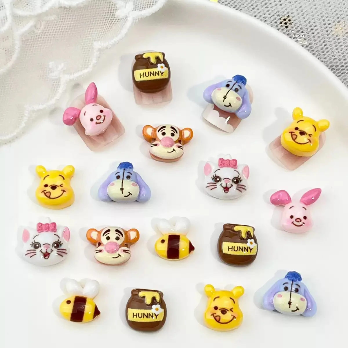 20 pièces de figurines miniatures en résine, chats, abeilles, ours, tigres de dessin animé, strass à dos plat pour nail art, miniatures DIY, décorations pour scrapbooking et artisanat