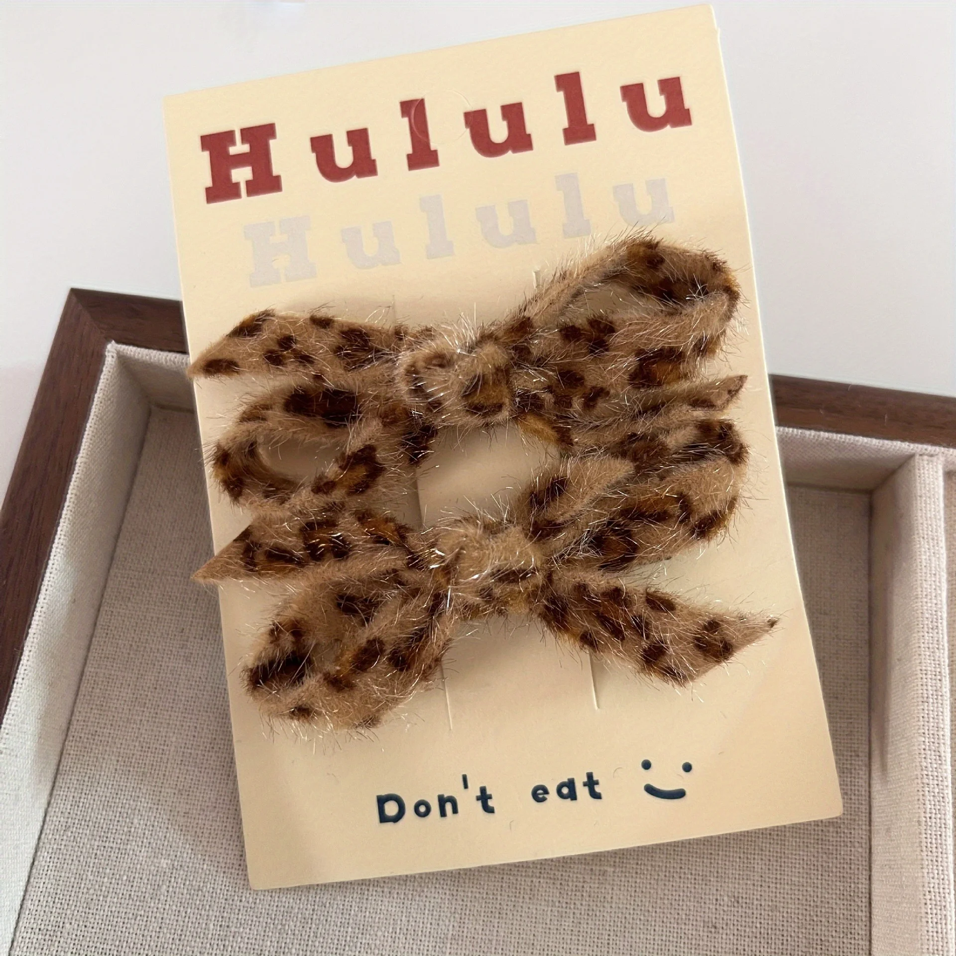 Conjunto de pelo de leopardo de lujo: pinzas con lazo de satén y coleteros elásticos, joyería para el cabello con estampado de guepardo para oficina y fecha nocturna