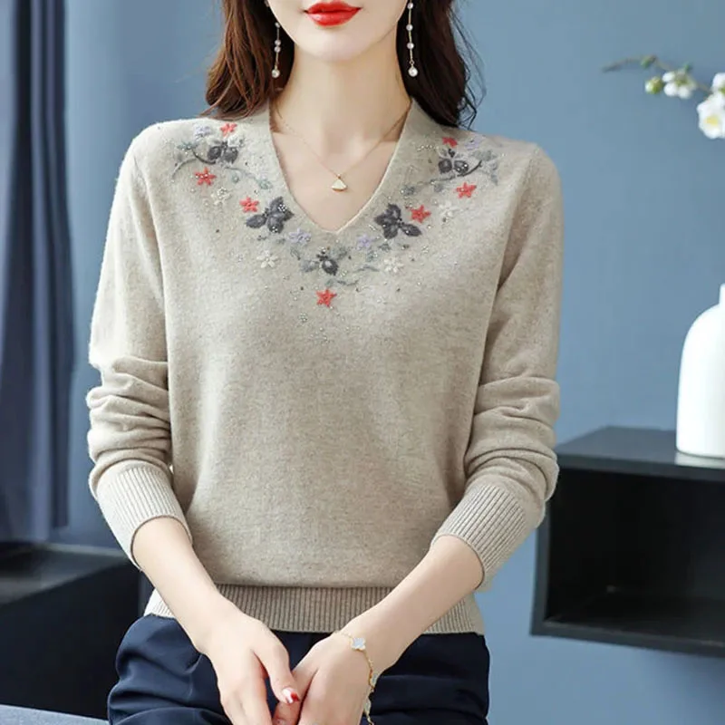 2023 New Fashion Embroidery Sweater Bottoming Shirt Spring Autumn Women\'s Knitwear Pullover Tops Casual Soft Knitted T-Shirt