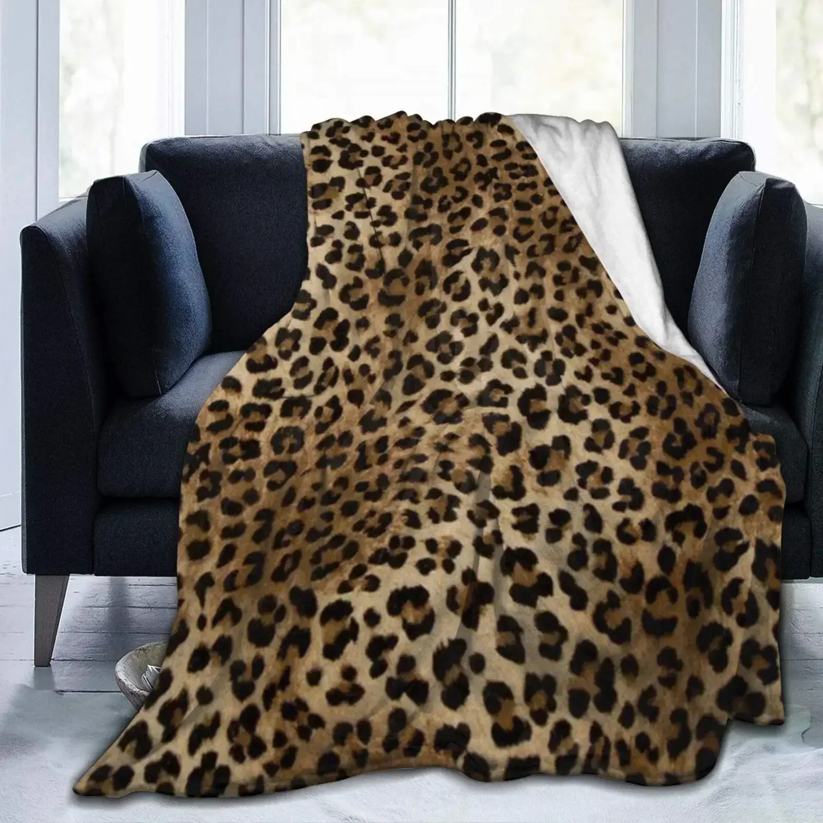 Leopard Print Flannel Throw Blankets Super Soft Warm Plush Fluffy Lightweight Cozy Fuzzy Fleece Blankets for Children Teens