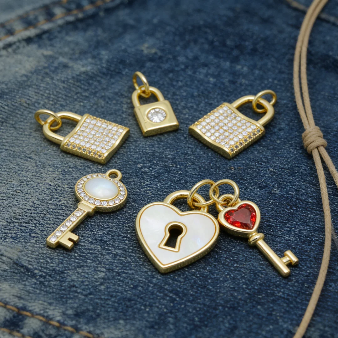 4Pcs Pendants Sparkling Heart Lock Key Charms Brass Zirconia Shell Vintage Accessories for Diy Jewelry Necklace Bracelet Making