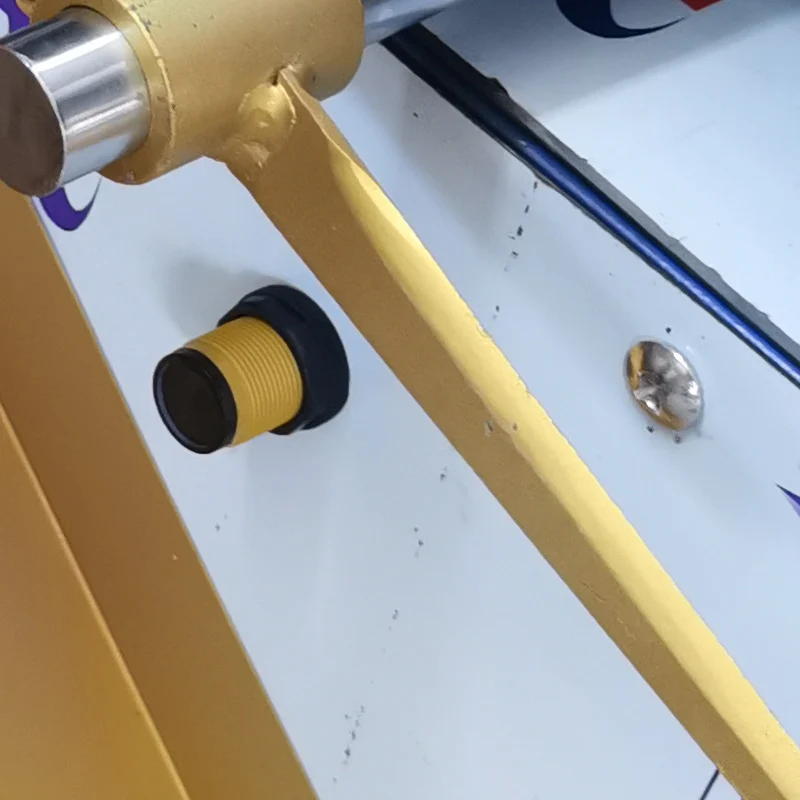 

Коммерческая автоматическая машина для очистки фруктов: лимонов, яблок, дынь, груш, таро, папайи, кокосов. Овощечистка с режущей головкой из нержавеющей стали.