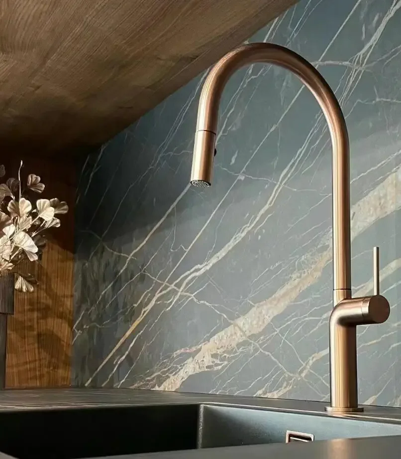 Commercial Brushed Rose Gold Kitchen Faucets Pull Out Kitchen Sink Faucets with 2 Ways Pull Down Sprayer Contemporary