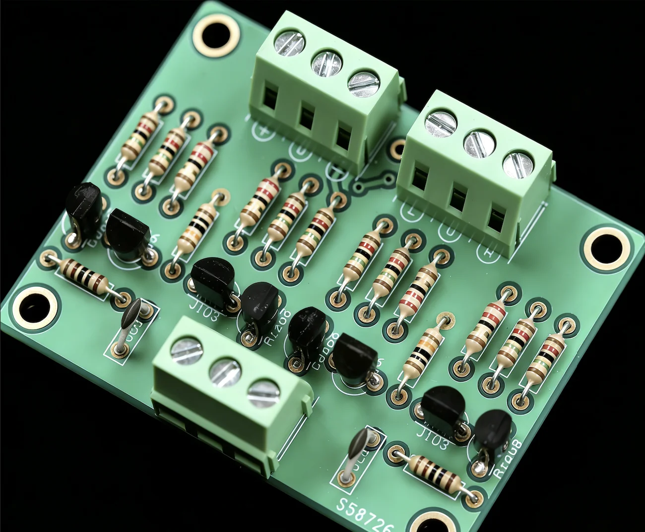 

Предусилитель-буфер входного сигнала на MOSFET-транзисторах Toshiba 2SK246/2SJ103, с ультранизким уровнем шума 1 мкВ, резисторы KOA (Япония)