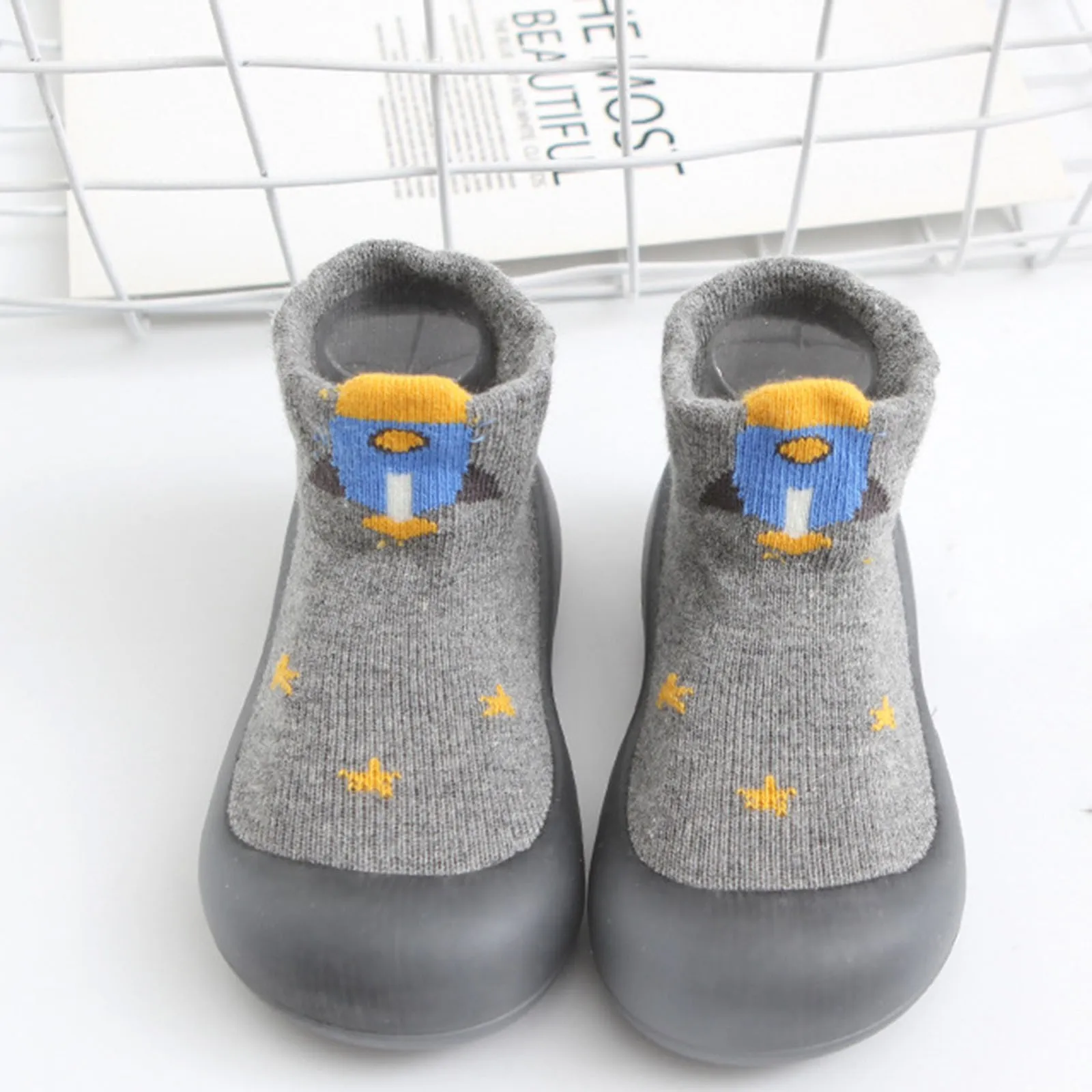 Infantil bonito dos desenhos animados crianças menino sapatos meias do bebê sapatos sola de borracha macia criança piso tênis botas da criança meninas primeiros caminhantes