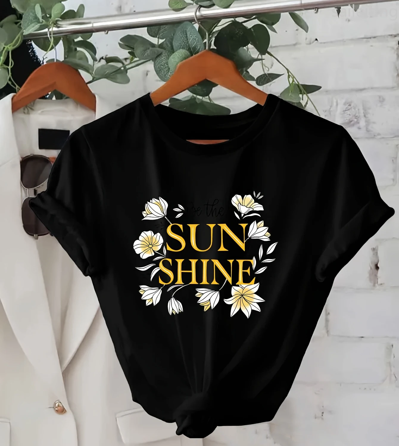 

Women's Light Yellow Floral T-Shirt - "Look To The Sunshine" Graphic Harajuku Sleeve Women's Clothing Street Aesthetic Clothes