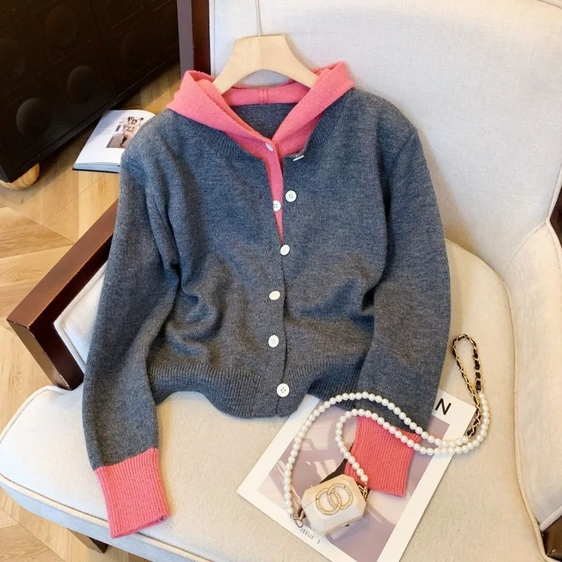 

Autumn and Winter Fashion New Women's Street Hoodie Color Blocked Fake Two Piece Cashmere Single Breasted Sweater Tops