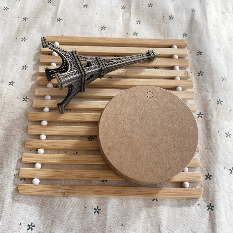 100 pces 7cm em branco kraft tag papel redondo vintage presente tag costura diy artesanato suprimentos vestuário tag festa de casamento etiqueta cartão